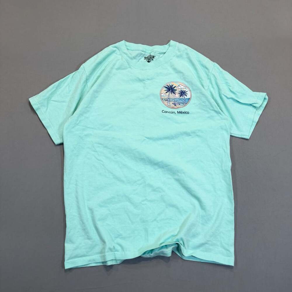 Yacht Club T-Shirt Size Medium Mint Green Cancun Mexico Palm Tree Graphic